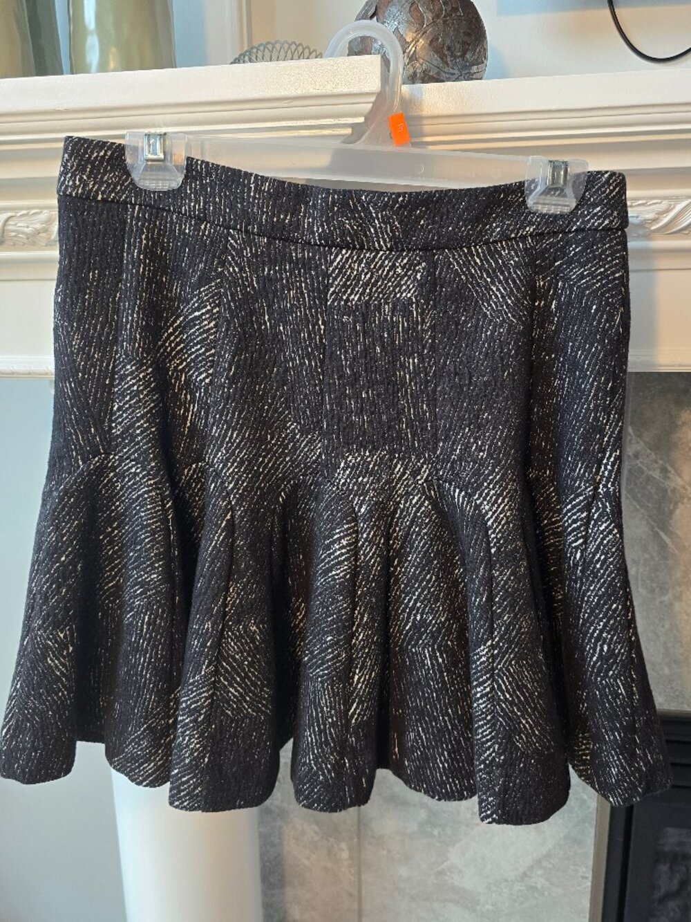 Banana Republic Black & white woven texture Pleated Flare Mini Skirt - Size 6